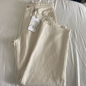 ZARA Hi Rise Straight Jeans in Ecru